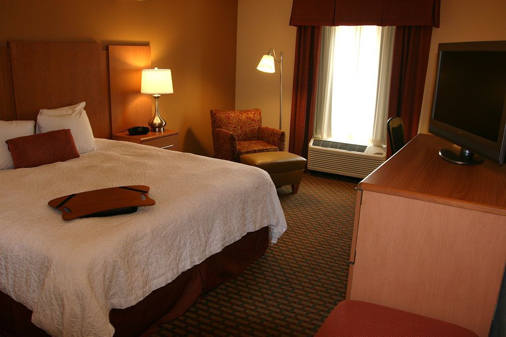 Hampton Inn & Suites Chapel Hill/Durham Room photo